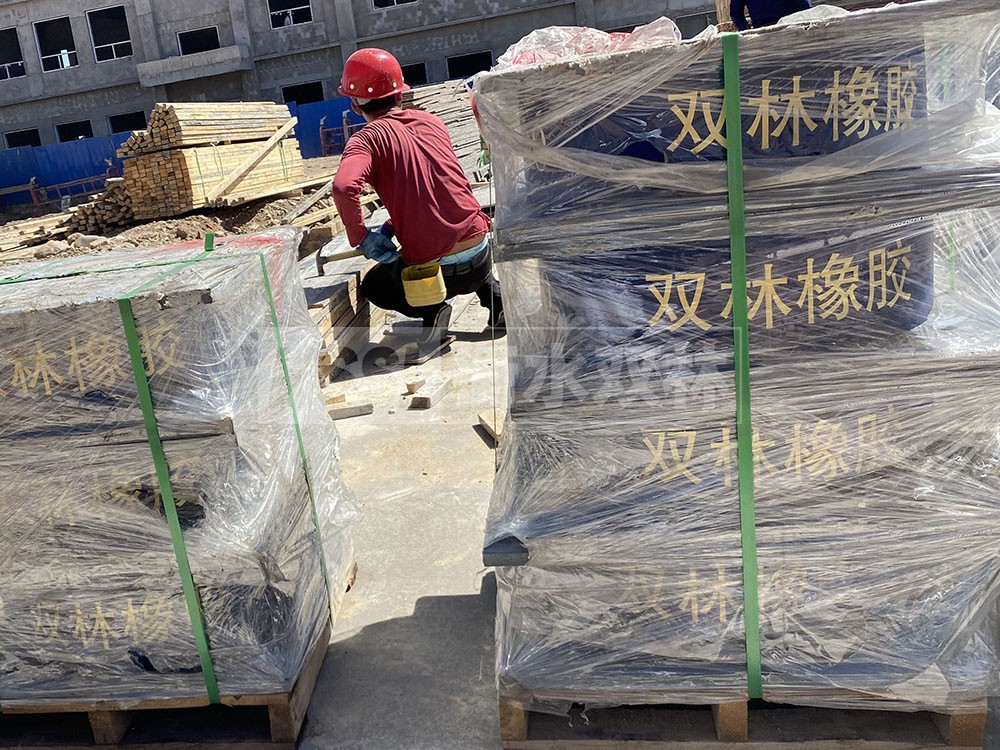 建筑隔震支座装置 橡胶隔震支座LNR400 LRB900橡胶隔震支座多少钱